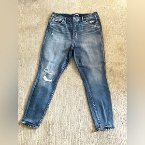 Good America Good Legs Crop Size 18 Distressed skinny blue Jeans